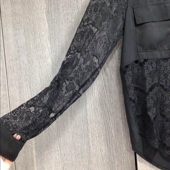 Black button down top with flower print for woman - Picture 2 of 2